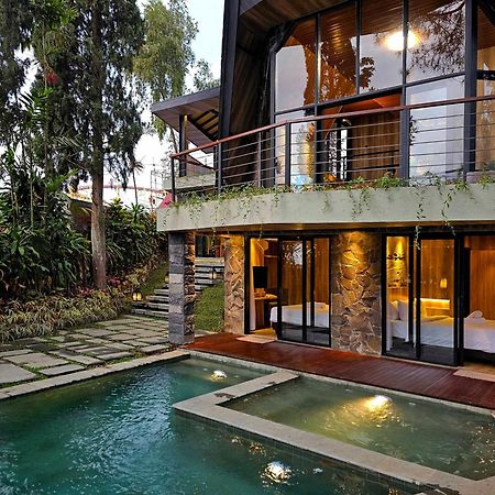 Villa 4-Br Klub Bunga No 4 Batu Malang Ngoại thất bức ảnh